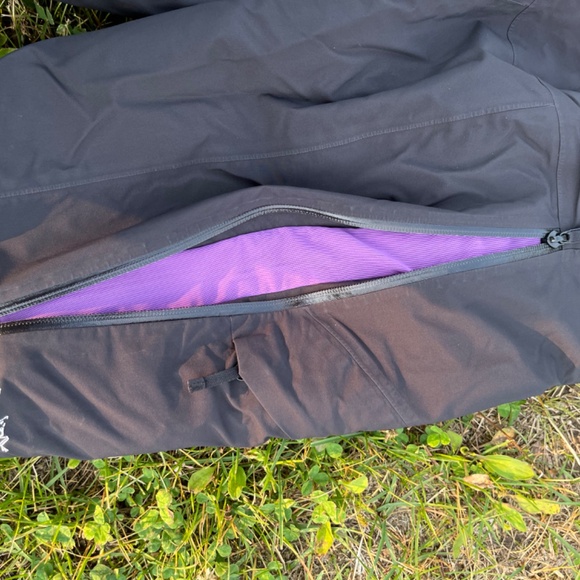 Ladies Arc’teryx Synthetically Insulated Ski Pants - Size XS - Used Condition - Picture 6 of 10